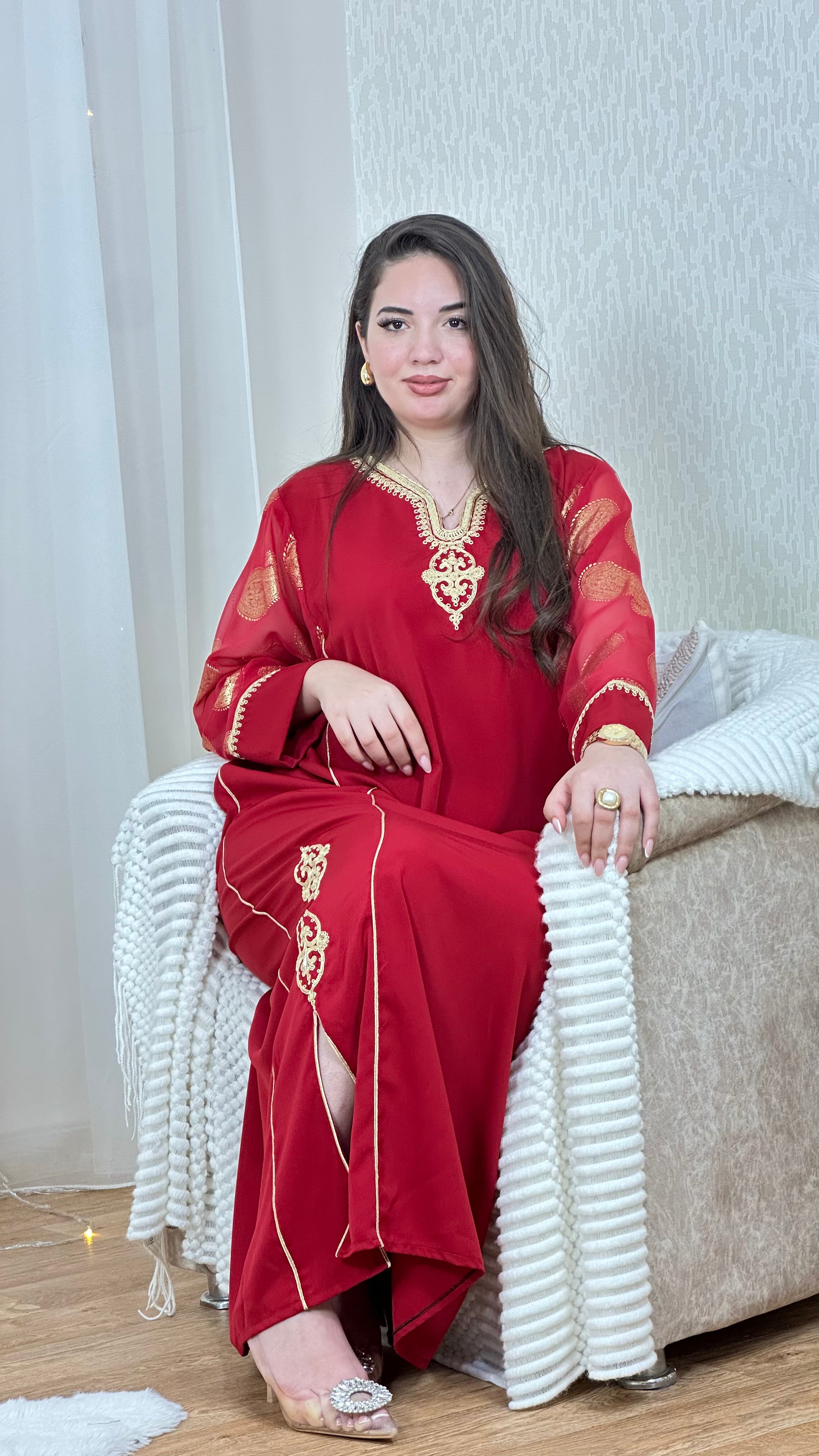 Robe Royale en Crêpe Brodé