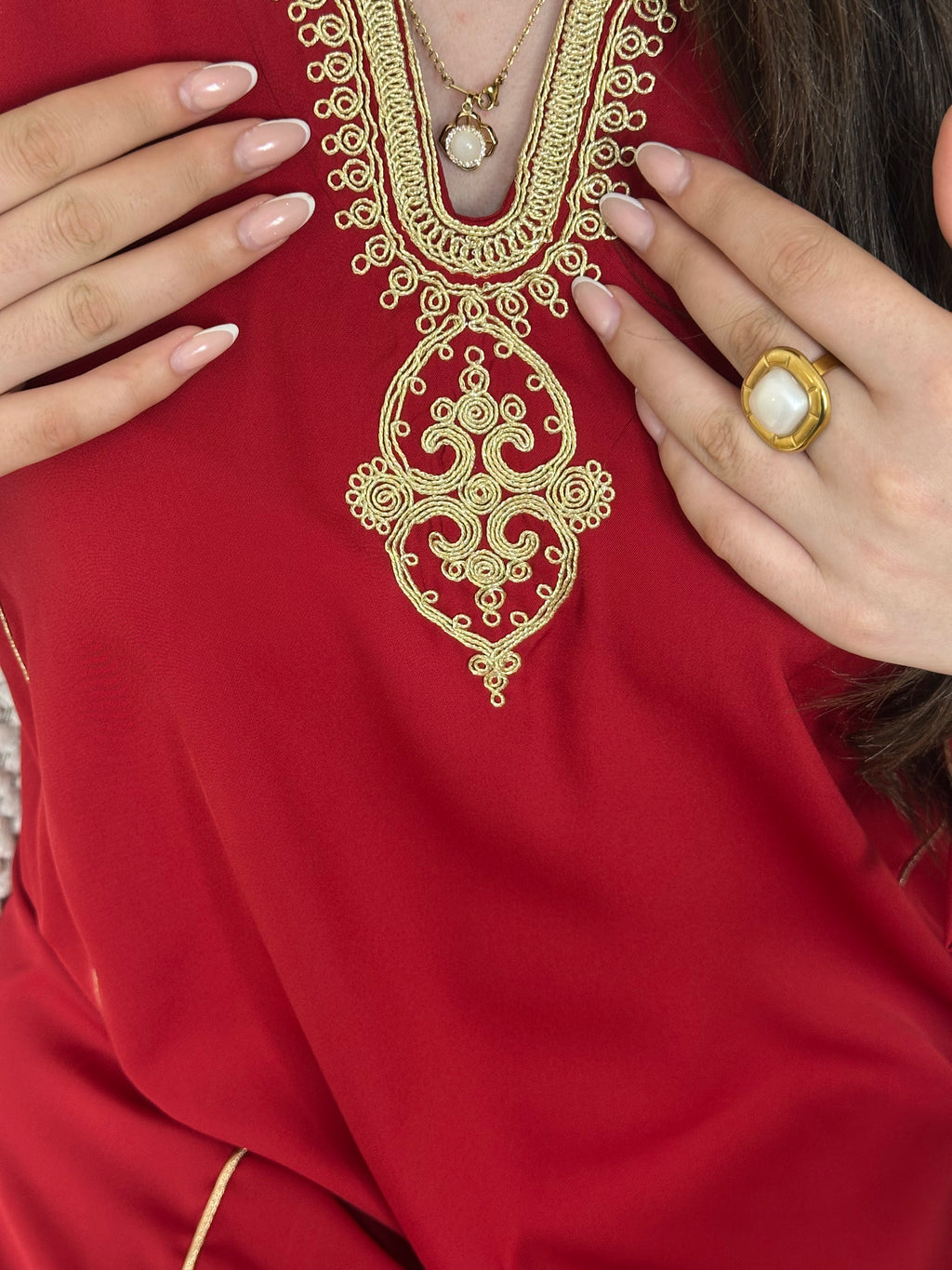 Robe Royale en Crêpe Brodé